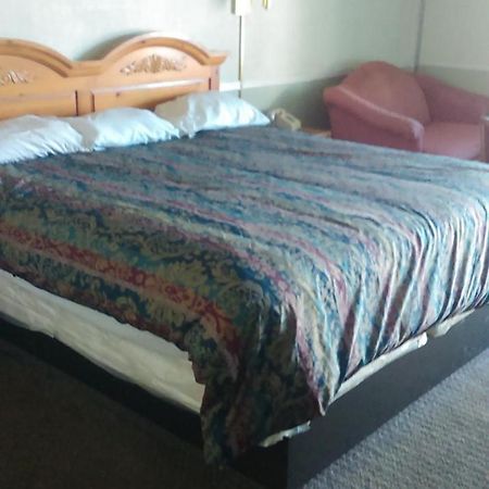 Aristocrat Motor Inn Bolivar Екстериор снимка