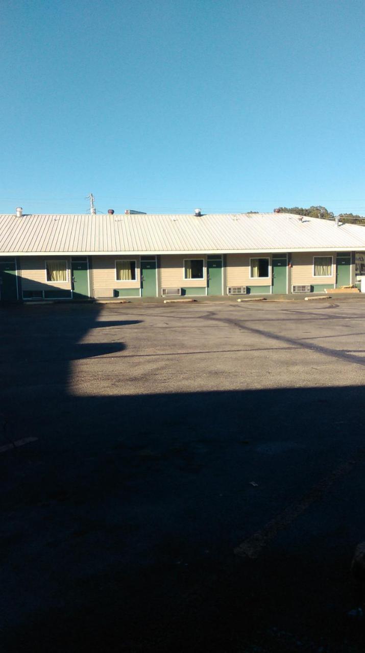 Aristocrat Motor Inn Bolivar Екстериор снимка